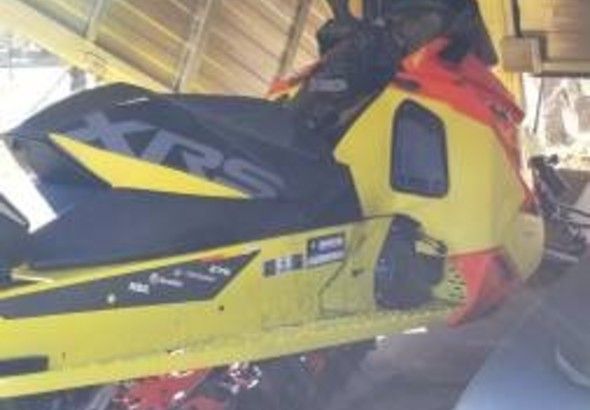  SKI DOO Renegade XRS 800R E TEC