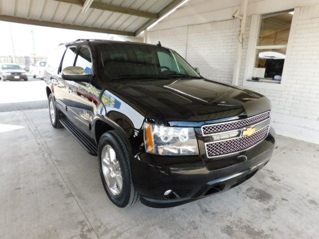  Chevrolet Suburban LT SUV