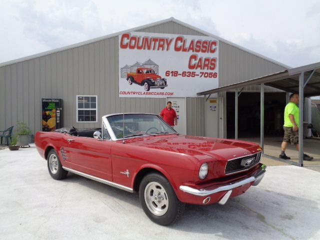  Ford Mustang Convertible