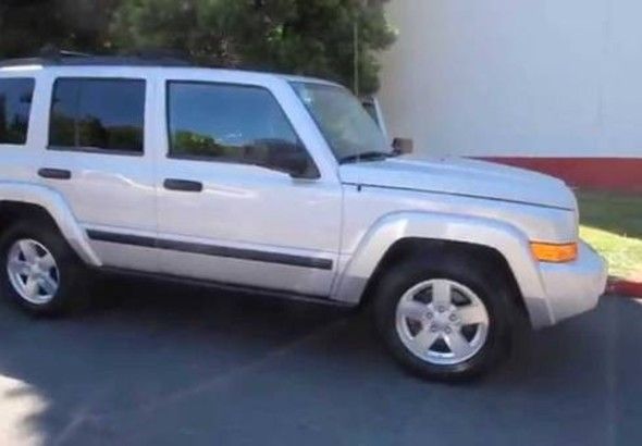  Jeep Commander