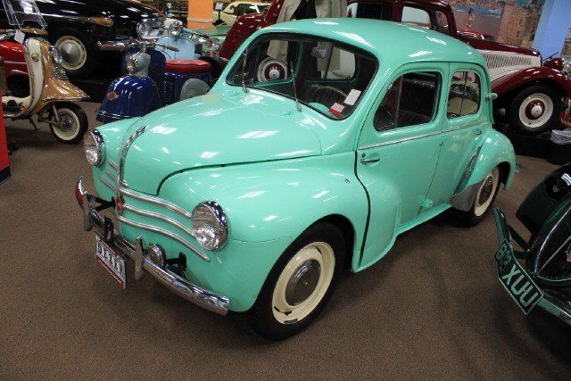  Renault 4CV