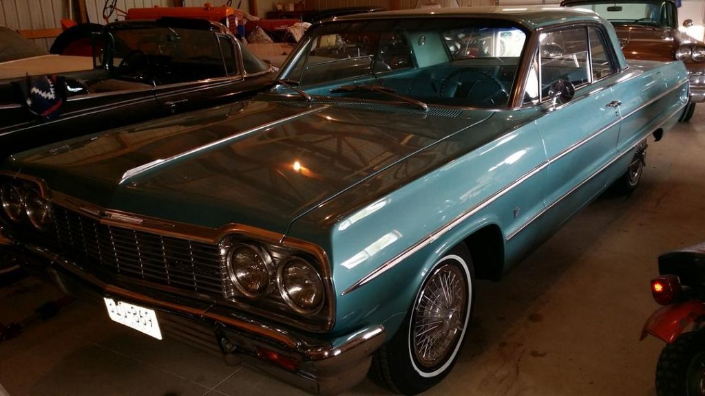  Chevrolet Impala 2 Door Hardtop