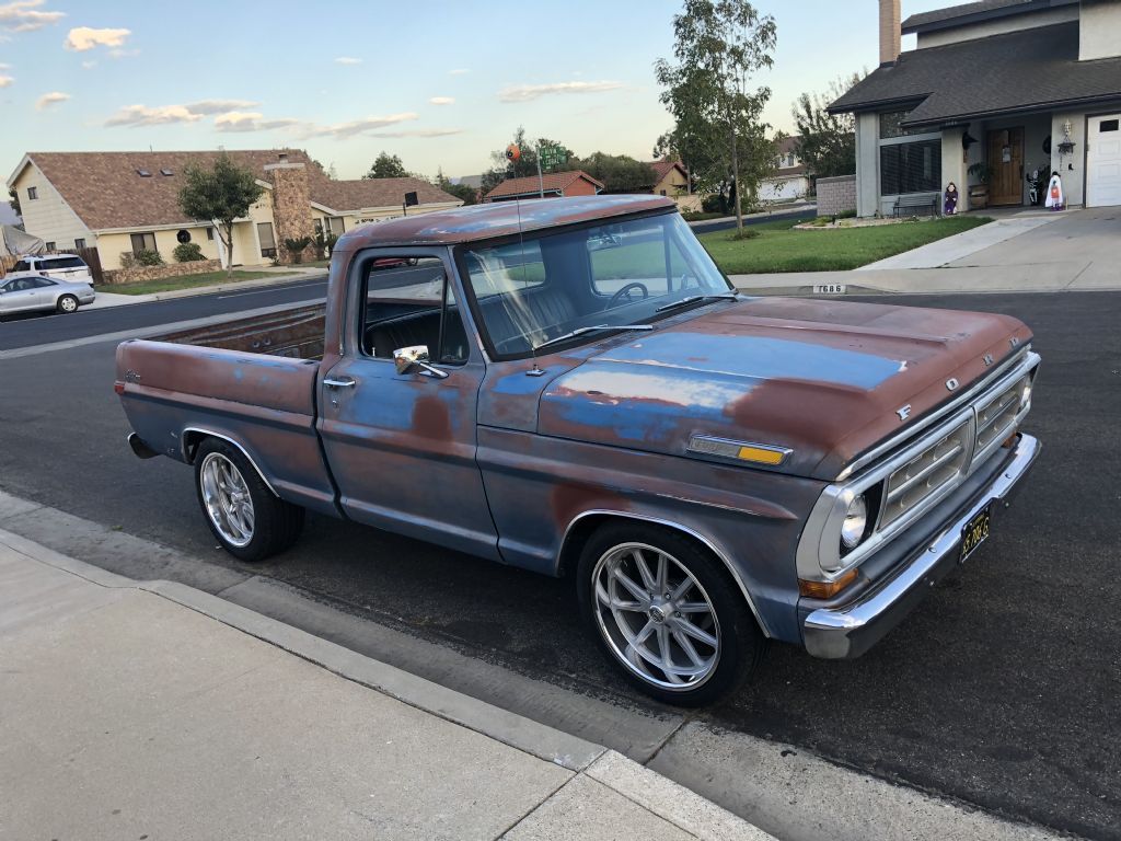  Ford F-100 Style Side Short BED
