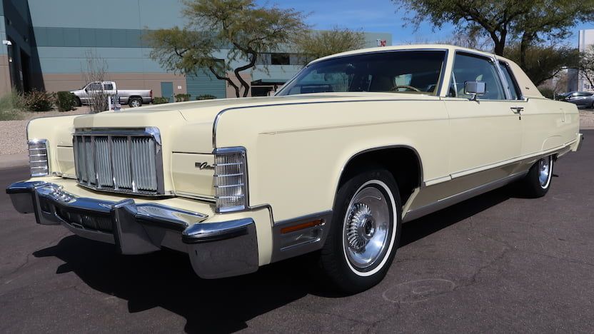  Lincoln Continental Town Car