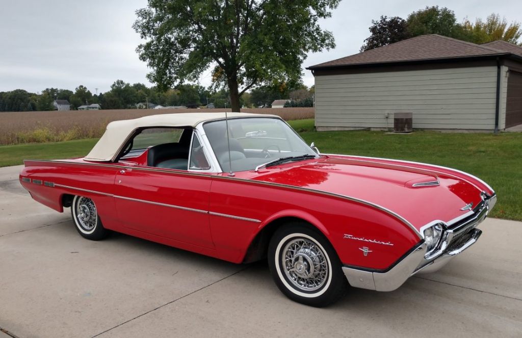  Ford Thunderbird