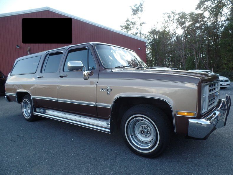  Chevrolet Suburban Silverado