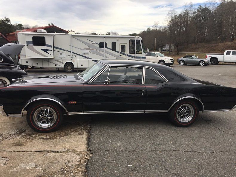  Oldsmobile 442 Sport Coupe