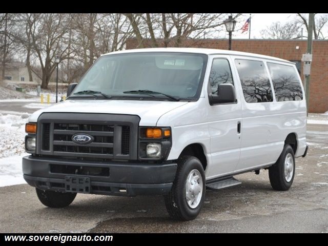  Ford Econoline E-350 SD XL Passenger Van Van