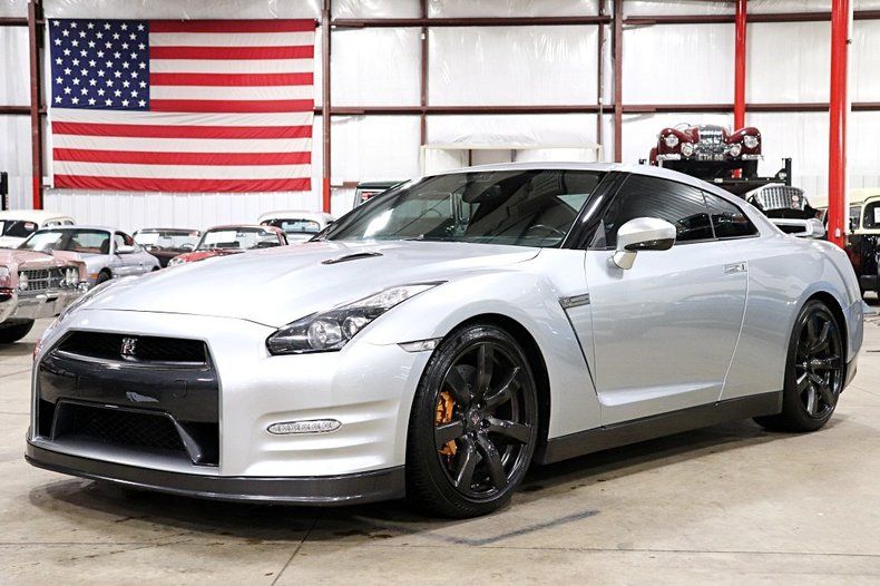  Nissan GT-R