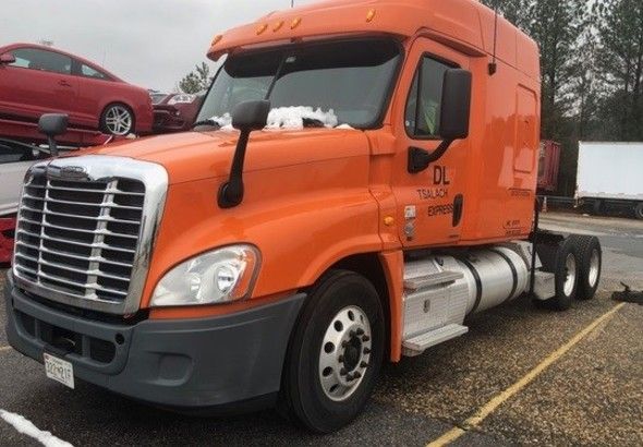 Freightliner Cascadia 125 MID Roof