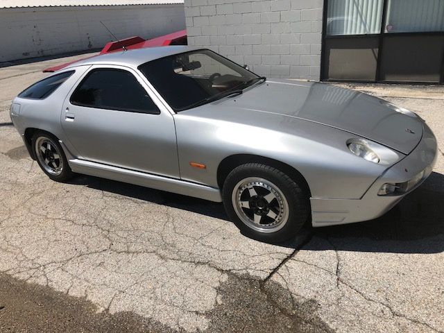  Porsche 928