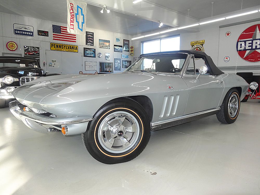  Chevrolet Corvette