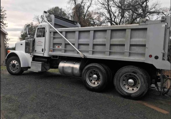  Peterbilt 367 Dump Truck