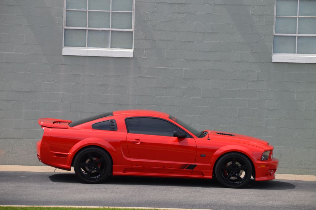  Ford Mustang GT Saleen