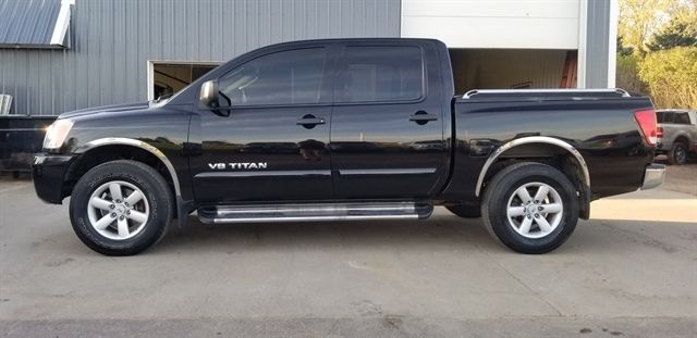  Nissan Titan SE