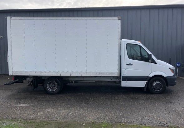  Mercedes Benz Sprinter  BOX Van