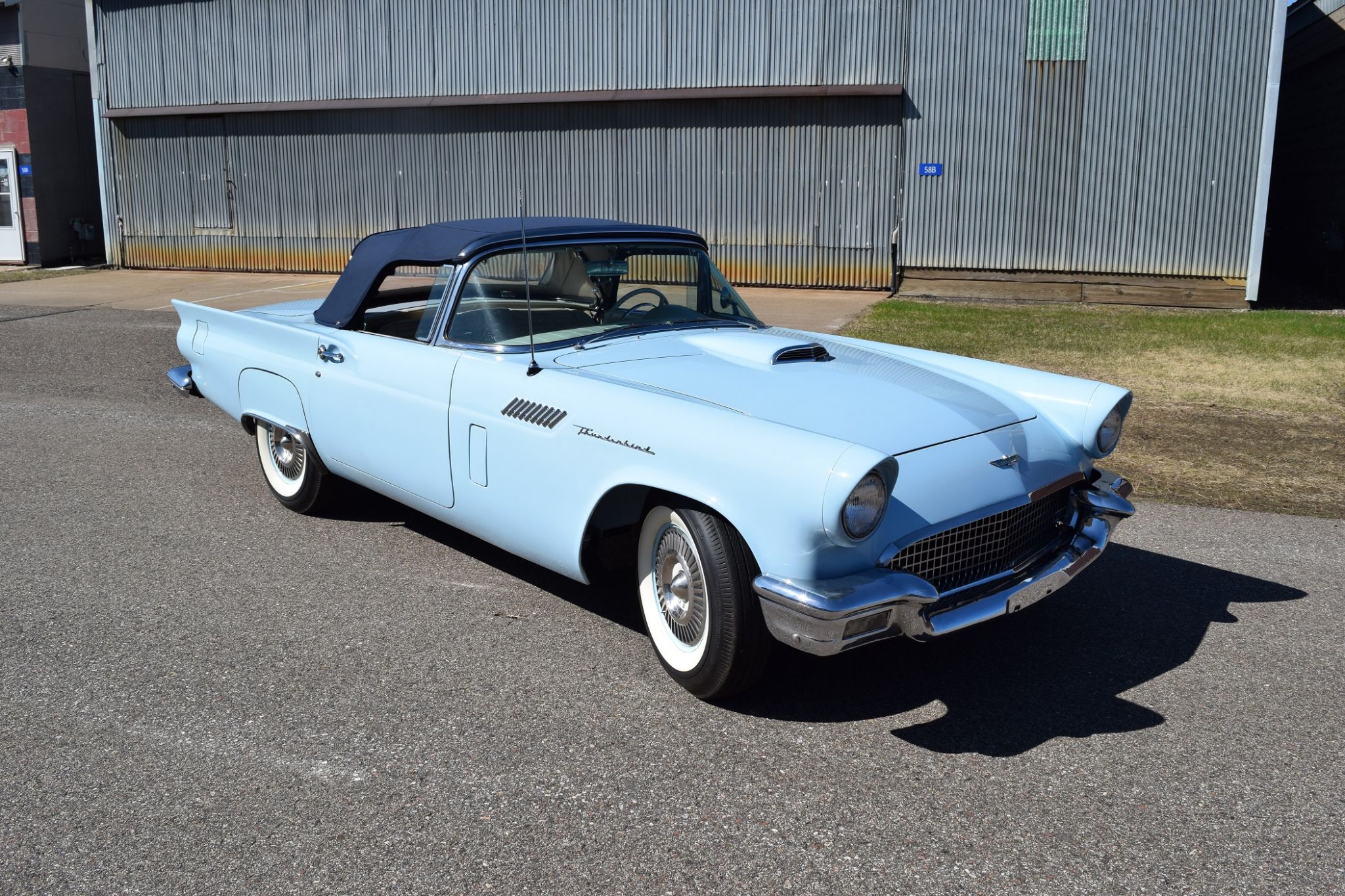  Ford Thunderbird