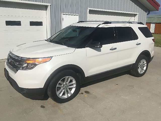  Ford Explorer XLT 4WD 4 DR. SUV