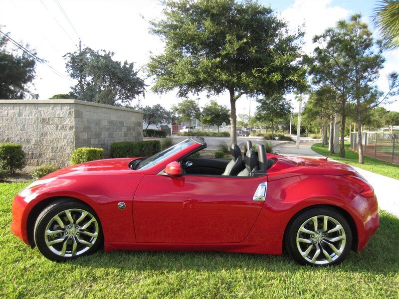  Nissan 370Z Roadster Convertible