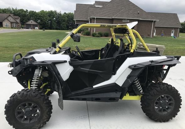  Polaris RZR XP 