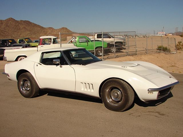  Chevrolet Corvette White