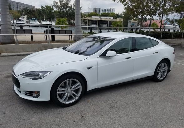  Tesla Model S