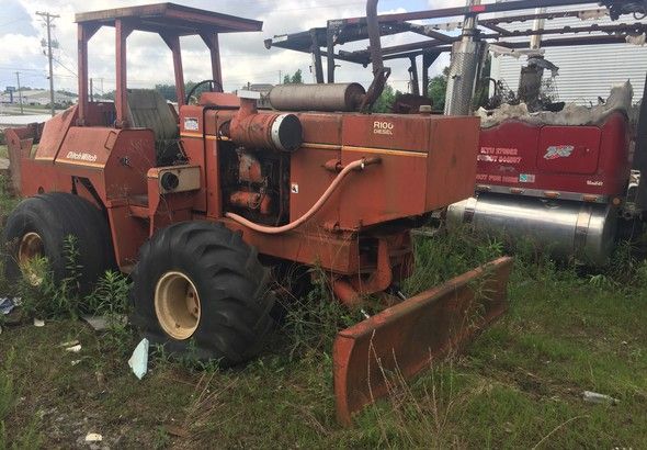  Ditch Witch R100