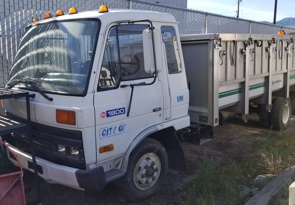  Nissan UD  Multi Compartment Truck
