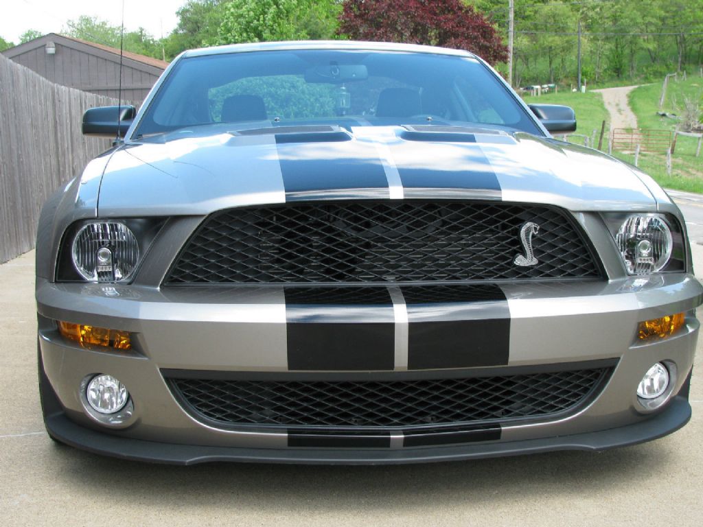  Ford Shelby GT500 Coupe