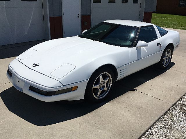  Chevrolet Corvette T-TOP Coupe