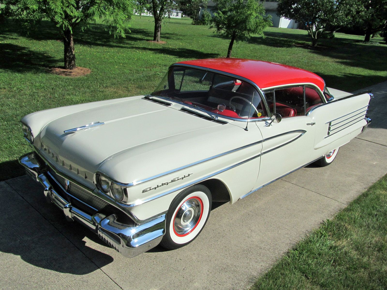  Oldsmobile Dynamic 88 Holiday Hardtop Coupe With J-2
