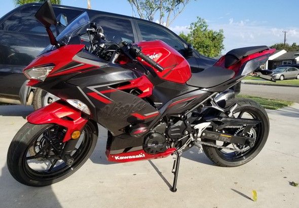  Kawasaki Ninja-400-Abs