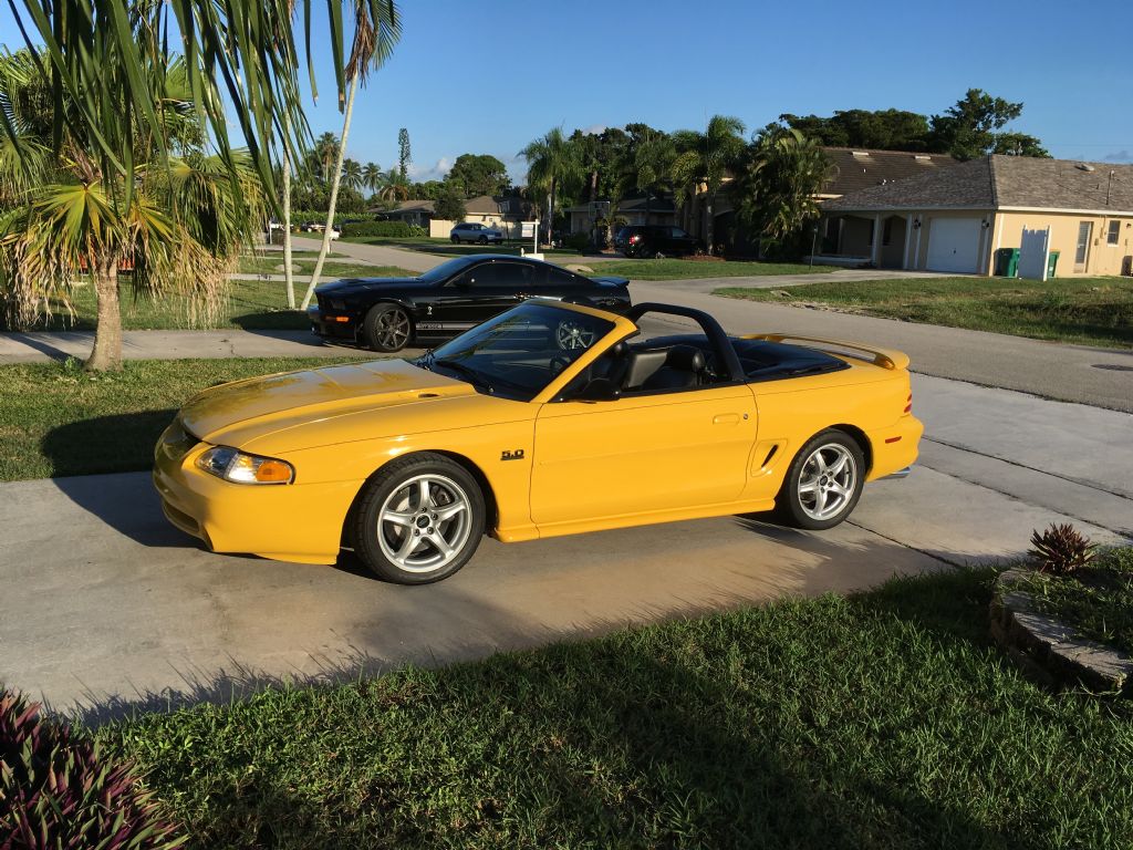  Ford Mustang GT Convertible