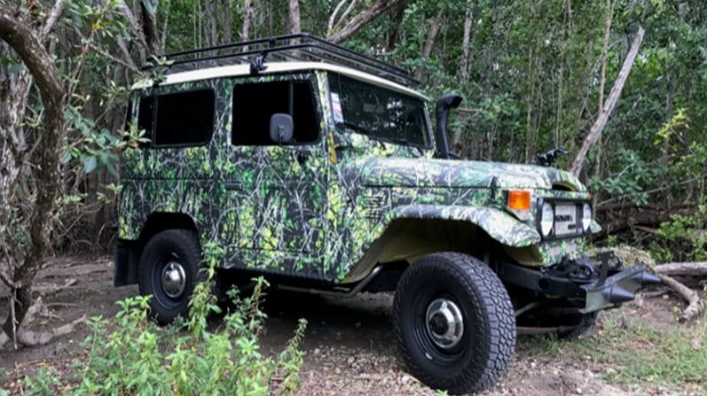  Toyota FJ-40 Land Cruiser