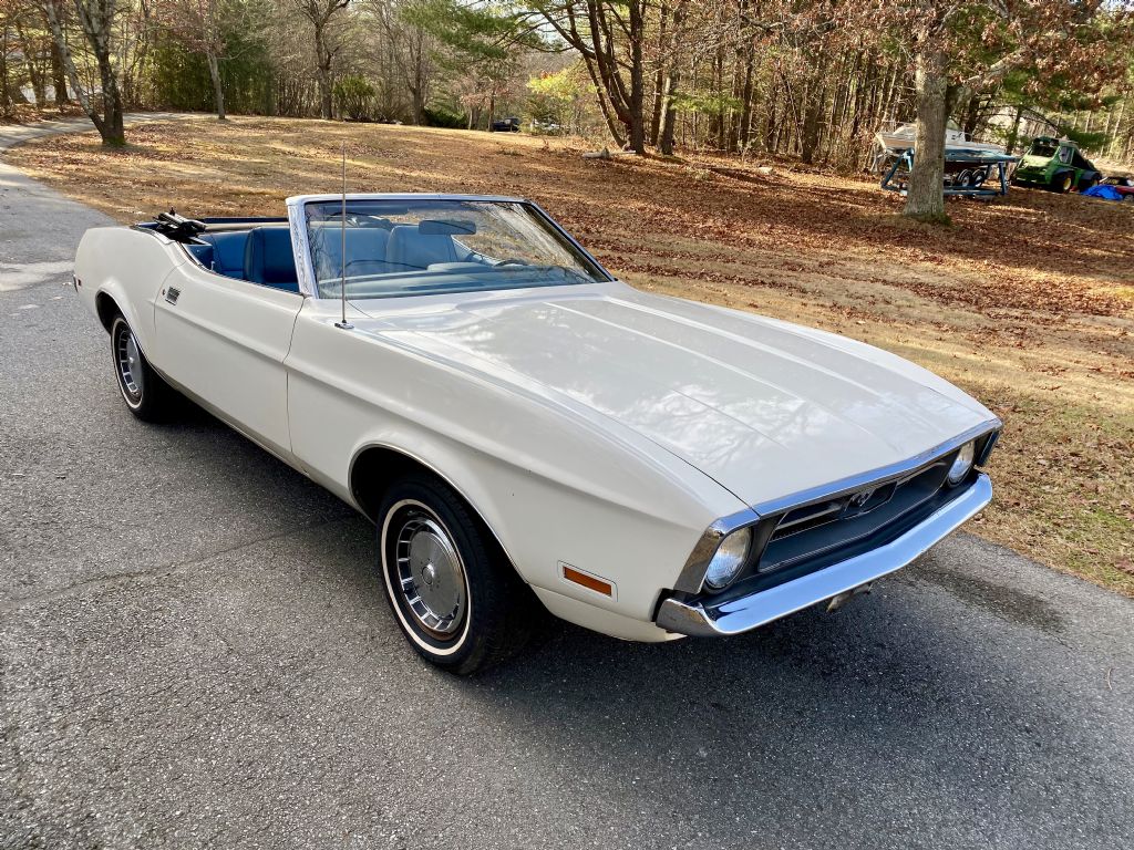  Ford Mustang Convertible