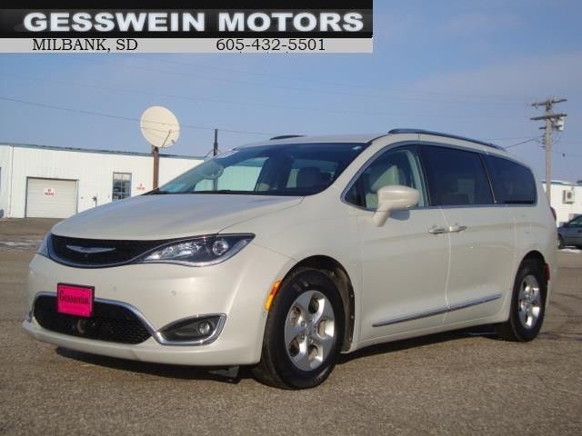  Chrysler Pacifica Touring L Plus