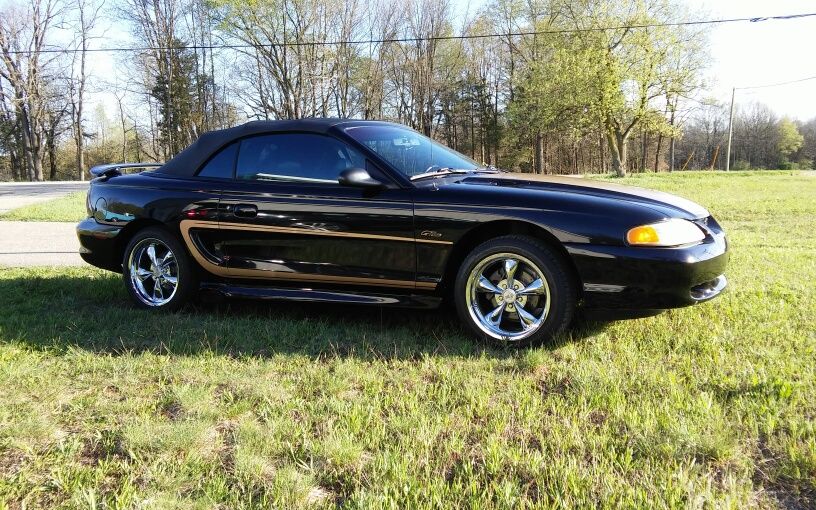  Ford Mustang GT Convertible